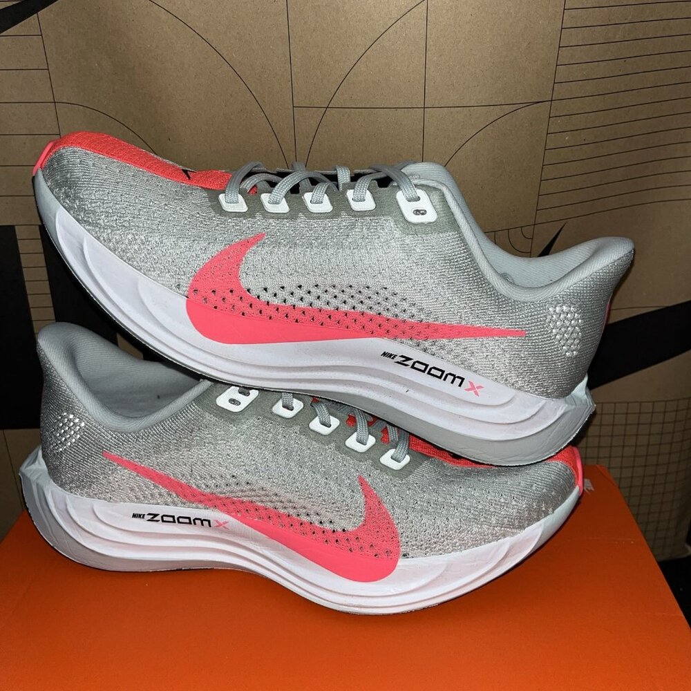 NEW Nike Pegasus Plus Hot Punch Running Shoes FQ7261 001 Women Size 9.5